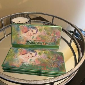 Flora Story eyeshadow palette